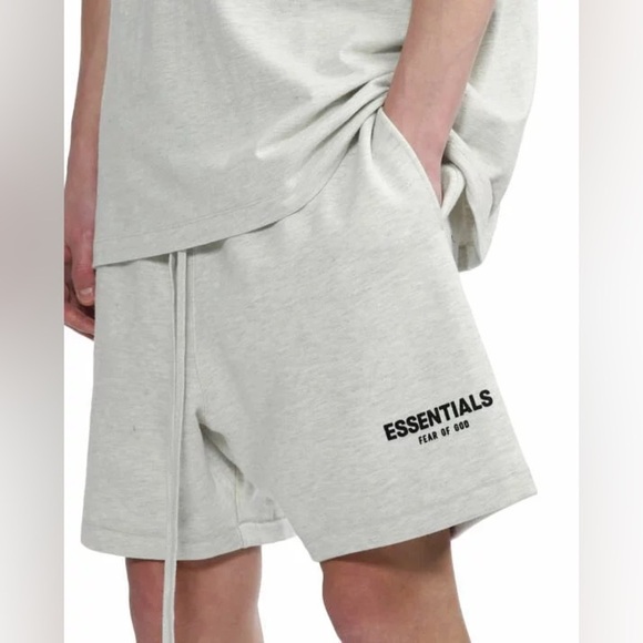 Essentials Fear of God Essentials Light Oatmeal Sweat Shorts | NEW/NWT!!🔥 - Picture 3 of 15